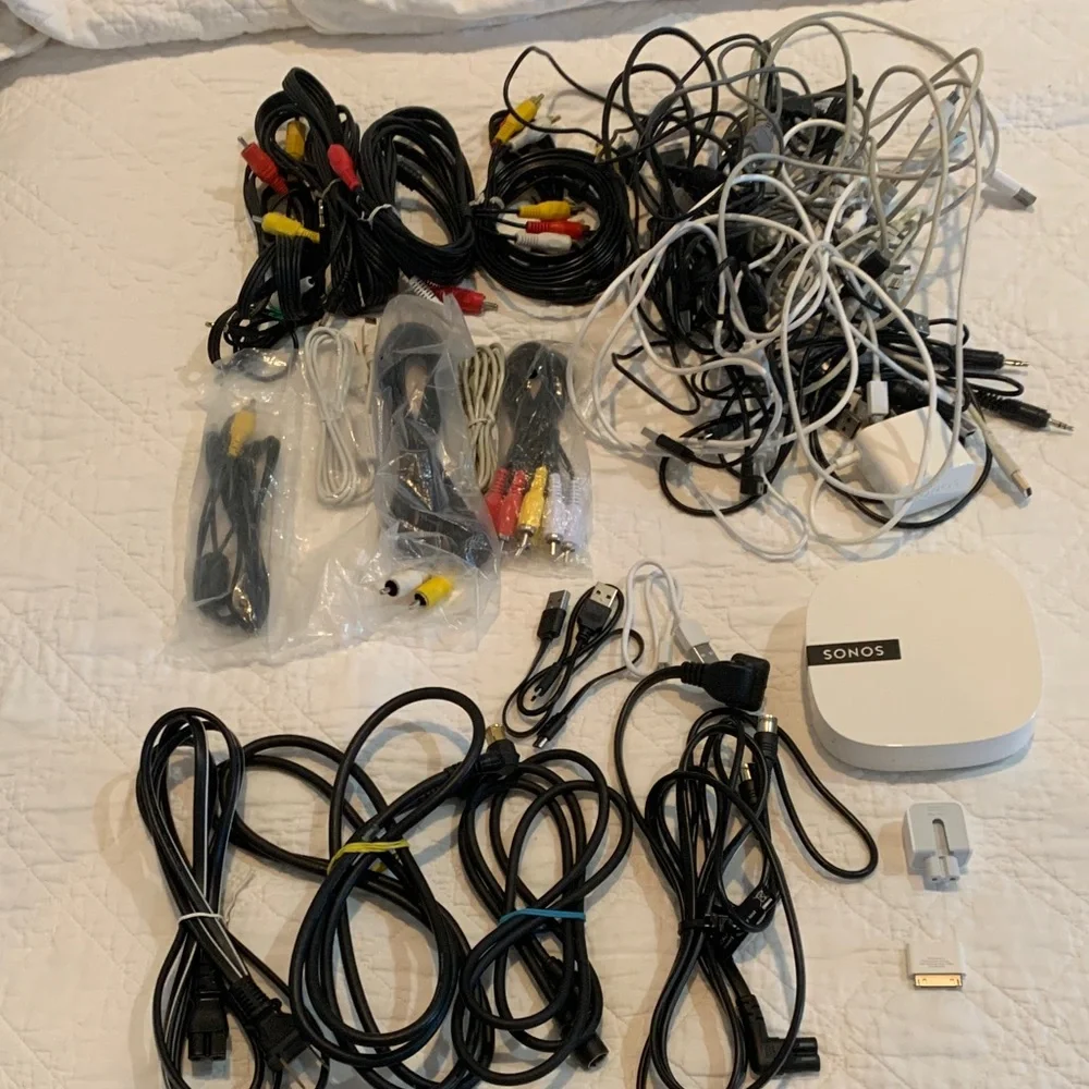 Huge lot of electronic cables, wires, etc.